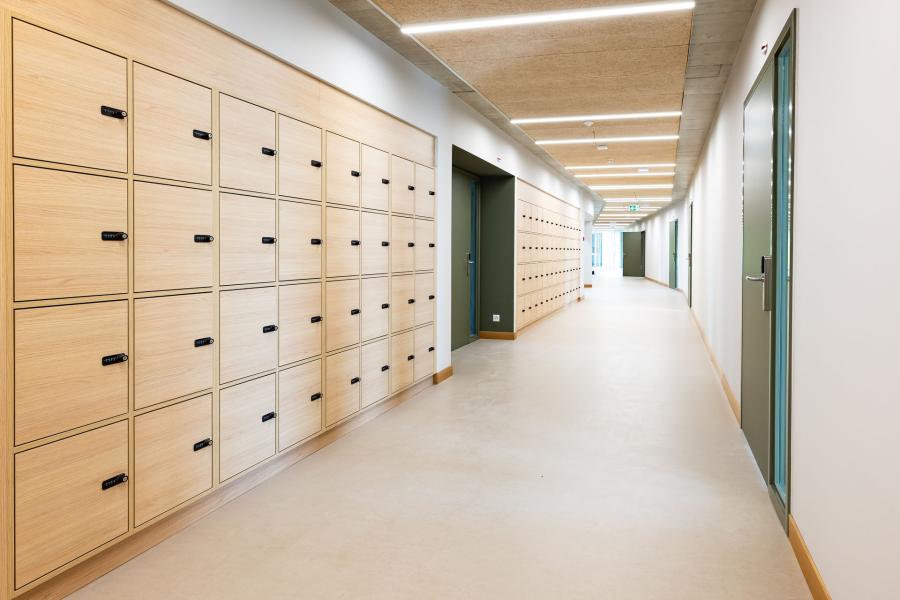 Nouvelle Ecole Moser Nyon – intérieur couloirs casiers